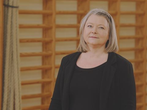 Skúlaleikir -  Elin Heðinsdóttir Joensen, forseti í ÍSF